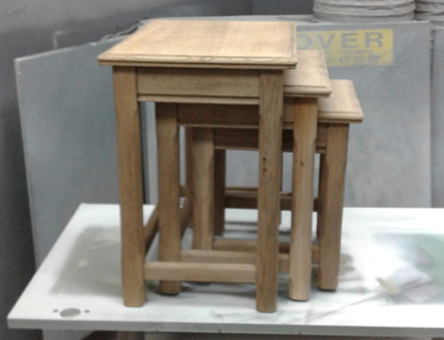 Eiken bijzettafeltjes te Leuven